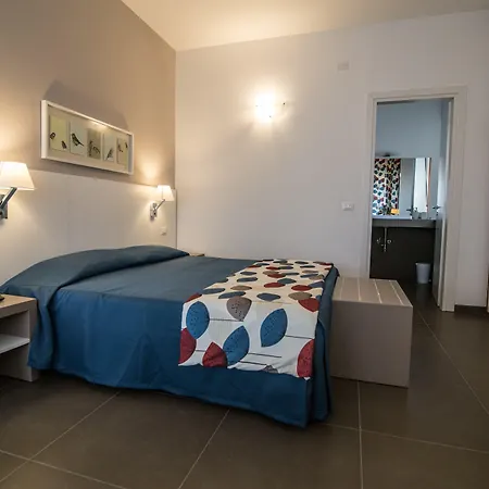 Marbela & Lejlighedshotel 3*