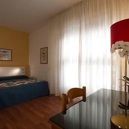 Aparthotel Marbela &