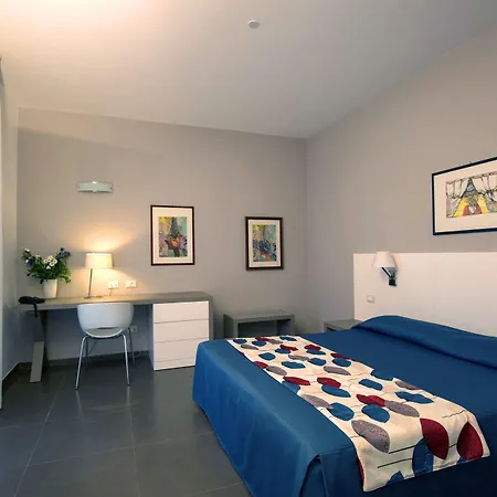 Marbela & Lejlighedshotel 3*